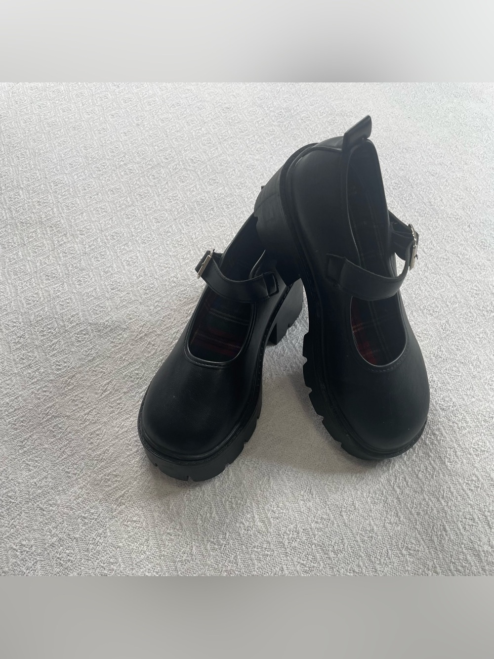Mary Jane’s Black Chunky Platform Shoes
Size 8 ~ Retro